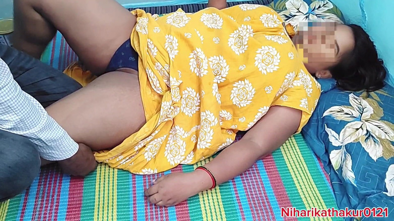 Niharika Thakur: Dnes poprvé ošukal svou nevlastní matku a ochutnal její kundičku