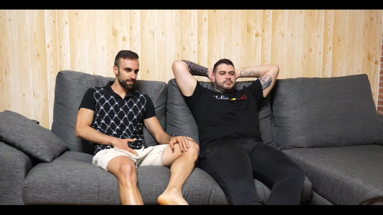 Zeus Ray: Stavo Guardando Porno Con Il Mio Amico Etero E Finalmente...