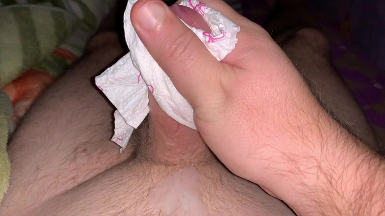 Ural bear: 在我父母的房子里撸管