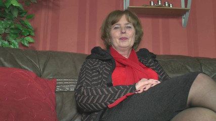 MMV films - The Original: La práctica prueba... ¿Qué lejos va esta ama de casa - Escena # 10