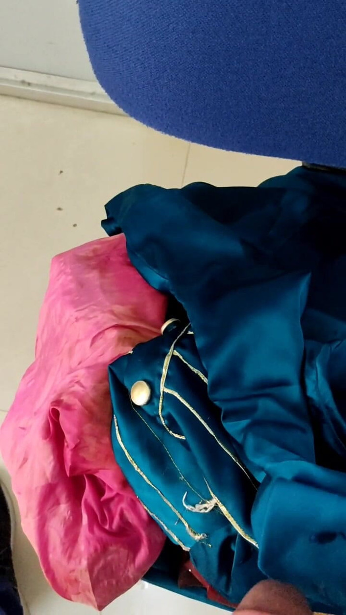 Satin And Silky: Porno de pisse en satin et soie - pisse et branlette,...