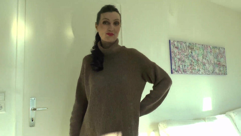 Lady Victoria Valente: Spritze Auf Meinen Pullover Ab! Lady Victoria Valente Im Dicken...