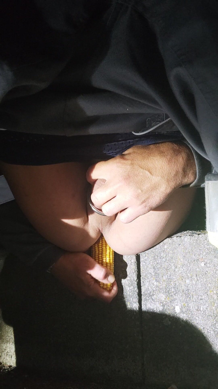 Morbosete000: Anal bei der Arbeit mit Corn Cob