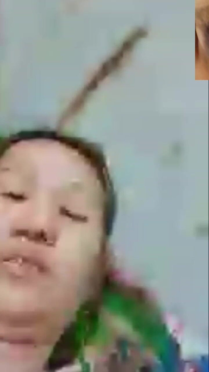 rajahutan44: La figliastra Sanjay si masturba per gemere