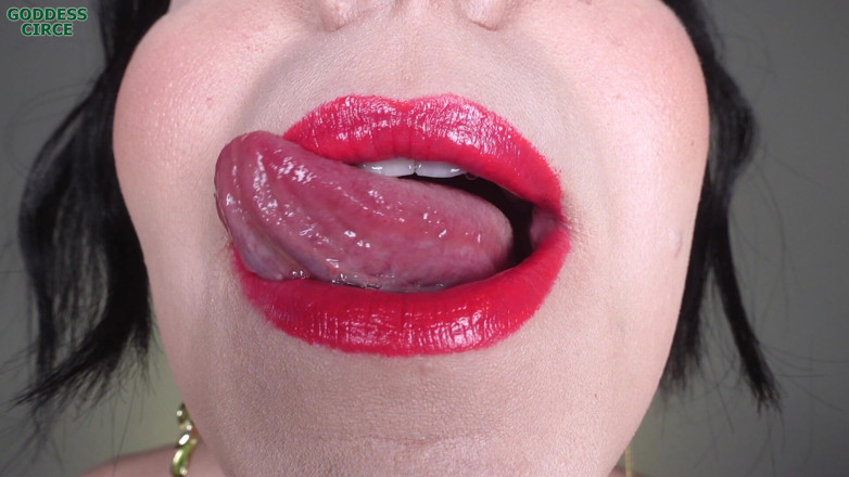 Goddess Circe: Schönes mädchen raucht eine zigarre - hässlicher, aber heißer lippenstift