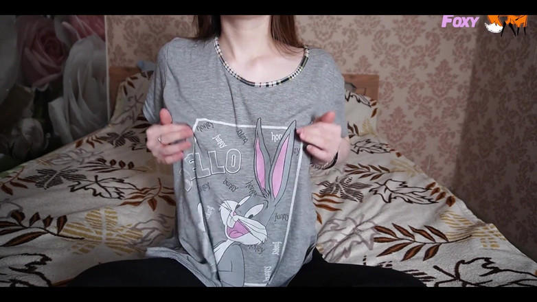 VioletPurpleFoxy: Je me caresse les tétons jusqu’à ce que je jouisse...