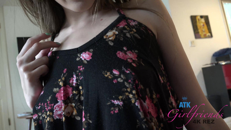 ATK Girlfriends: 그녀의 완벽한 보지와 거의 정액을 바로 따먹어