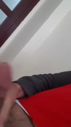 Horny Inn: Turkish Stepdaddy masturbate
