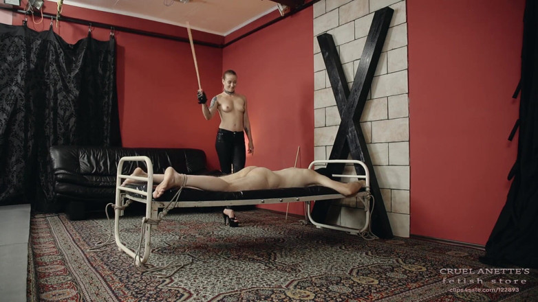 Cruel Anettes fetish world: Kalın kırbaçlama