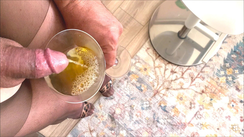 cd_aysemmm: Próbuję siusiu