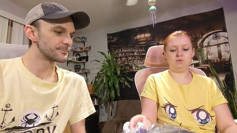 Sin Spice by Sophia Sinclair and Jasper Spice: Lista De Deseos Regalos 9 - Corsé Rojo Y Vinilo Negro - Desempacando...