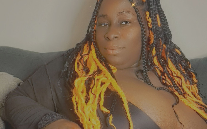 AngelMoca: Angelmoca joue avec la chatte