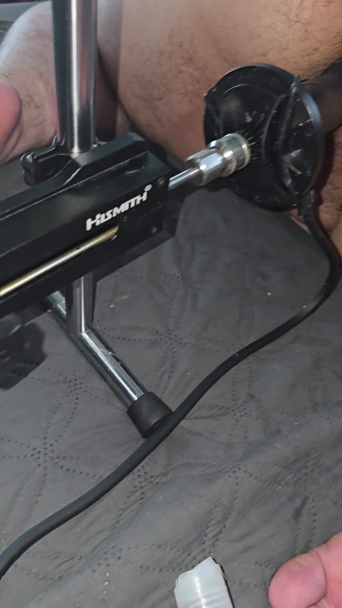 puppyrolls: Podívejte se na jak se moje díra roztahuje kolem ní!