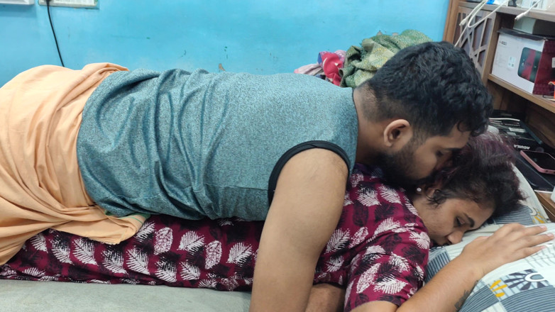 Vaigavarun45: Ass Kiss Romance, Malayali Girl Hot Ass Kiss with Romance...
