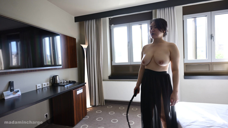 MadamInCharge: Topless Chinese Mistress Kicking Balls