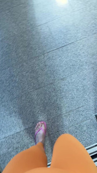 Me Gusta Caminar En Chanclas Rosas