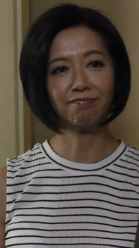 Kaede Tsutsumi - švagrová sexuálně frustrovaná