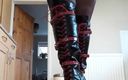 UK Joolz: Как насчет этих сапогов? Красный и черный, платформенная, до колена до колена на 5-дюймовых каблуках? Поклоняйся моим сапогам!