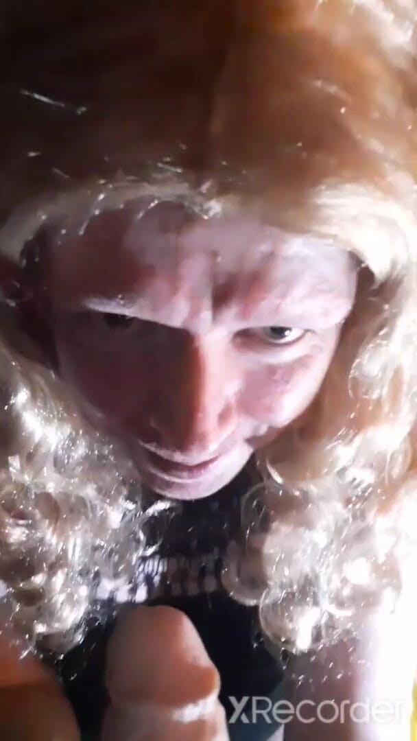 Mindblowing Fantasy: Crossdresser's blowjob fantasy