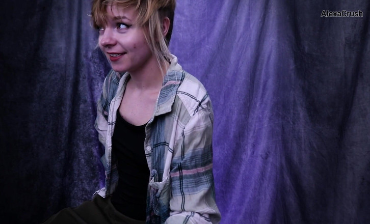 AlexaCrush: Перший мінет в кінотеатрі, відео від першої особи - неохайний hawk tuah