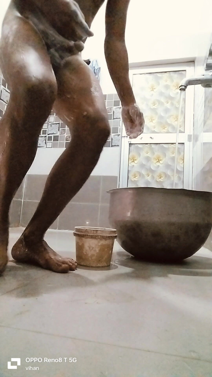 Hfdgjkkkkk: Desi boy banheiro chuveiro desfrute de masturbação e foda anal