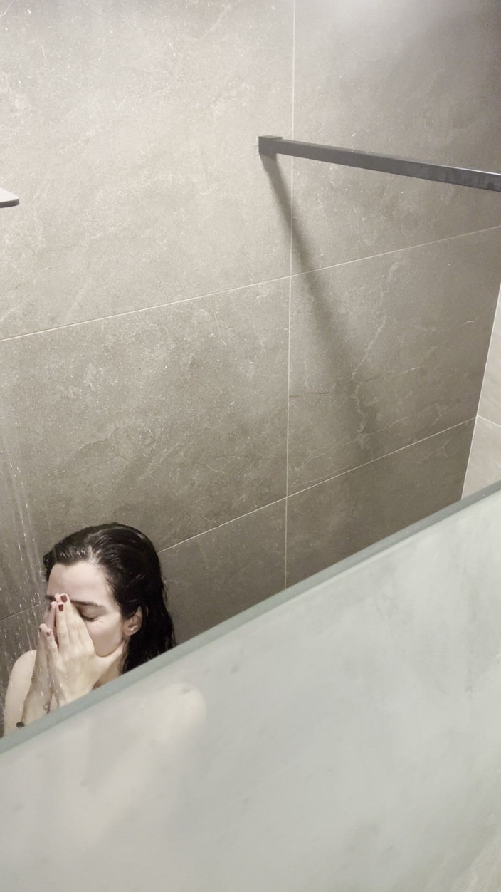 silicone_brunette: Kamera w mojej łazience