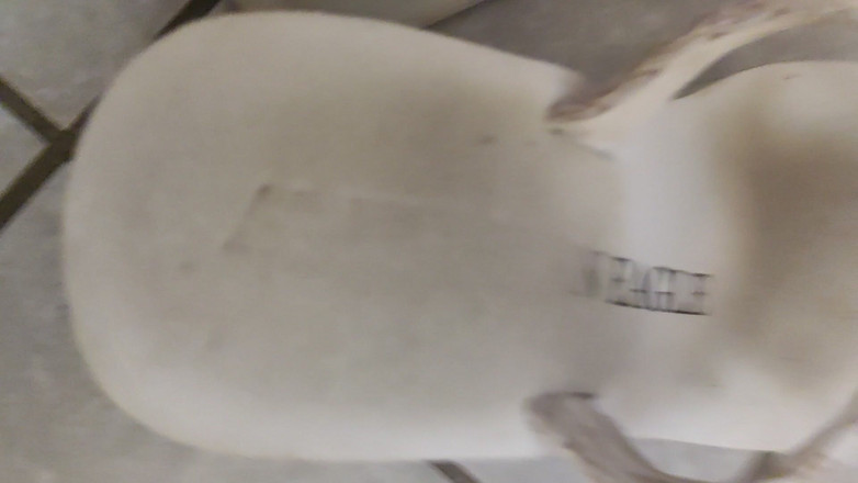 Mutsakin: Kaki dan tapak kaki yang seksi