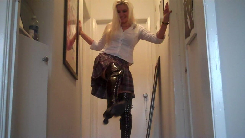 Cryptostudios: Tabitha - Ballbusting 240
