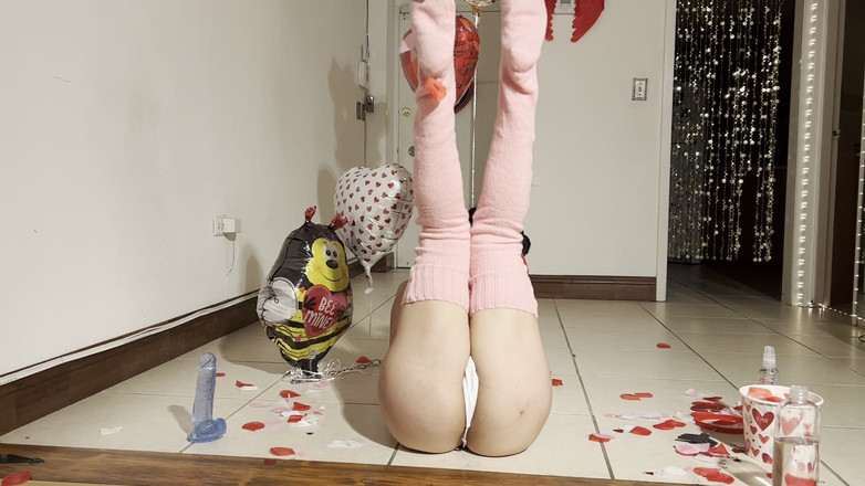 Sandy Love: ディルドで遊ぶスウィーティー・ラティーナ