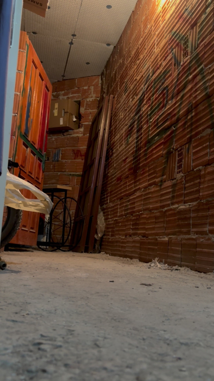 cd_aysemmm: Мокра і безволоса пизда моєї мачухи