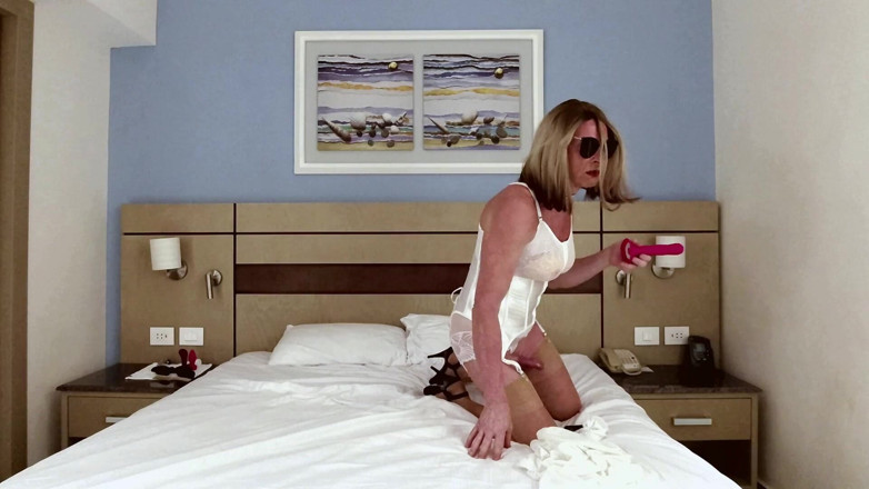 Sissy Cummy Lingerie: Sissy Slut Michelle Ernandes Fun in Hurghada Hotel on a...