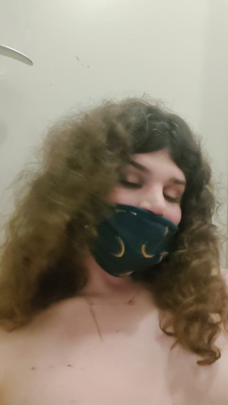 Starri: I bust my ass with a huge toy