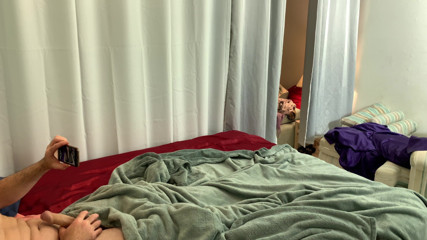 Erin Electra: Madrastra Atrapa Hijastro Masturbándose Y Adicto Al Porno