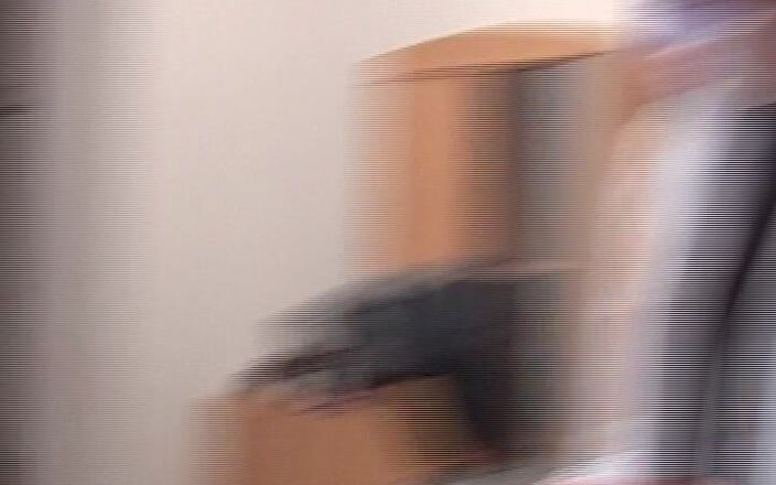 German amateur couples: O păpușă germană roșcată atractivă se bucură de pulă în cur