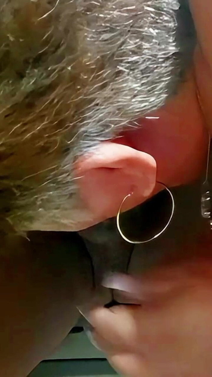 Milfta boohot: Hur läcker min styvmors hora sprutar när hon rör vid...