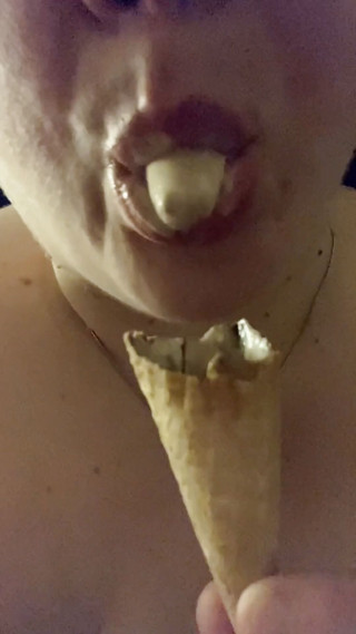 Real homemade BBW BBC porn: Bbwbootyful fan request licking ice cream