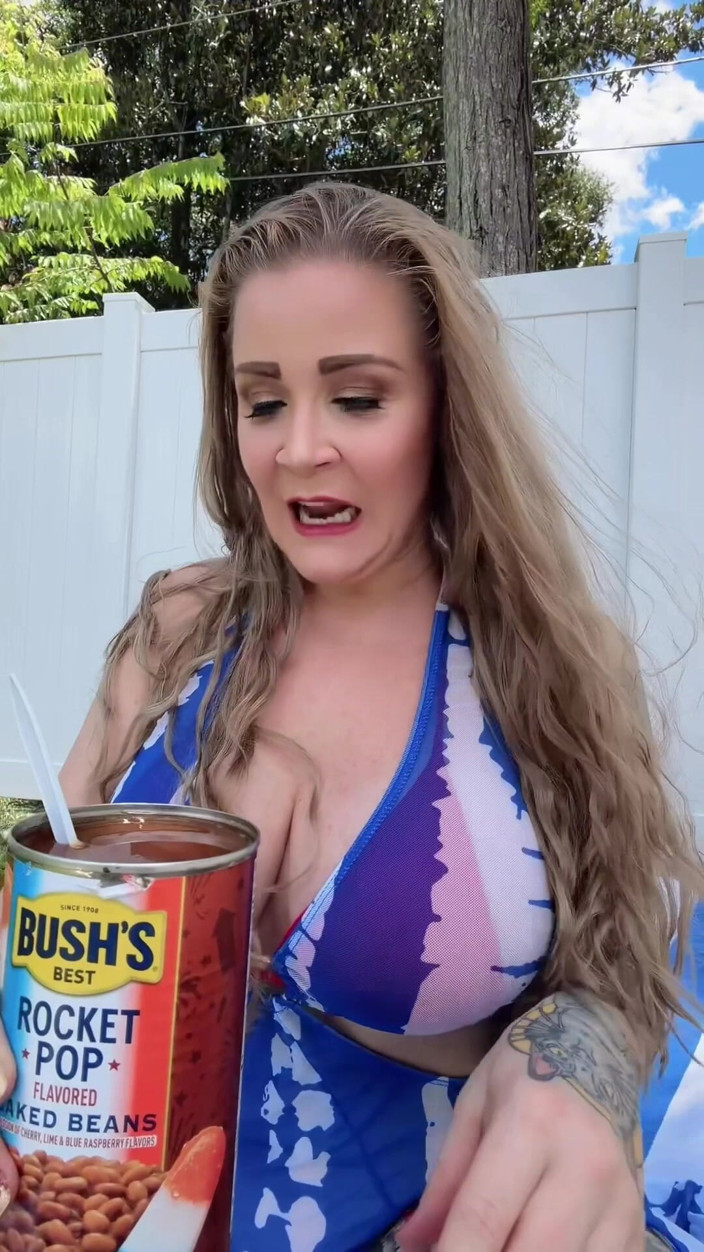 Miss Whitney Morgan: Red, White, &amp; Full of Foodie Regret