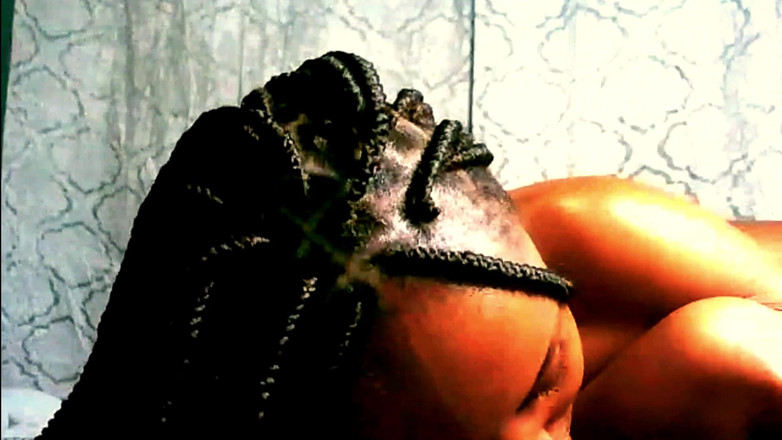 sunnyslimx: Haar poesje en perfecte borsten beffen