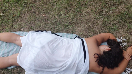 ExpressiaGirl: Cizinec se najednou vplíží a začne paw s prstěním mé...