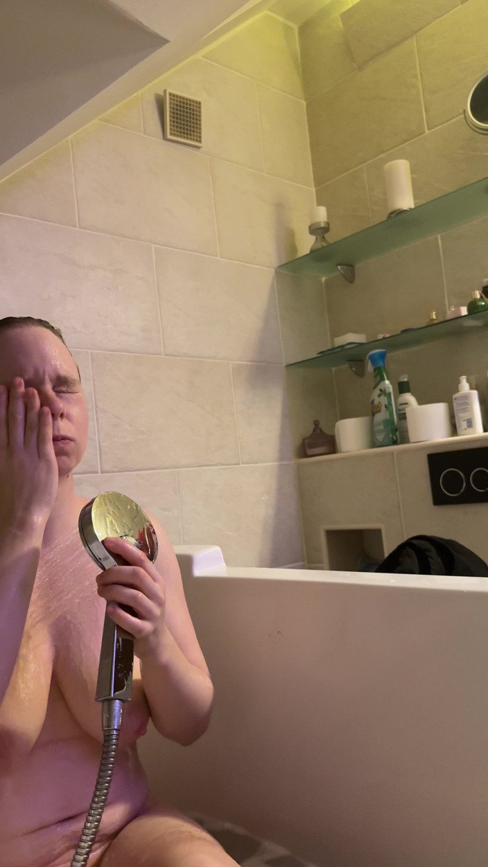 SweetLucy96: Große Titten Und Harte Nippel