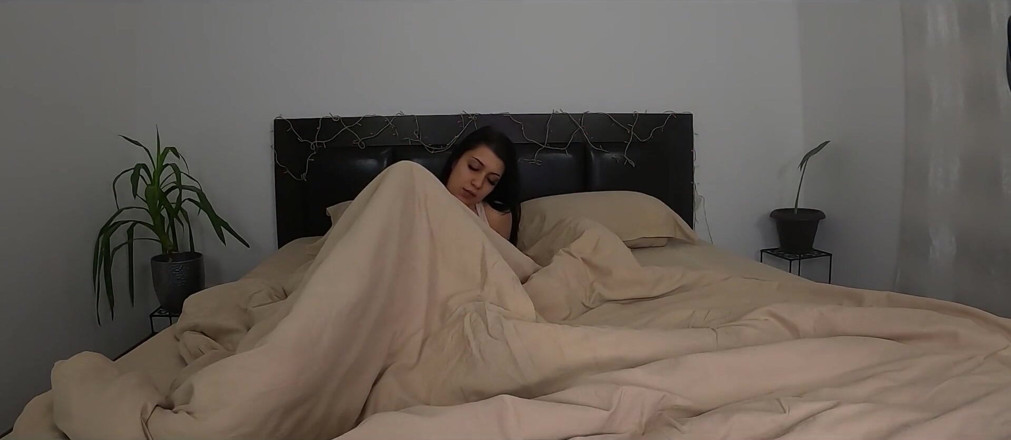SassyTiff: Idealne ciało brunetka