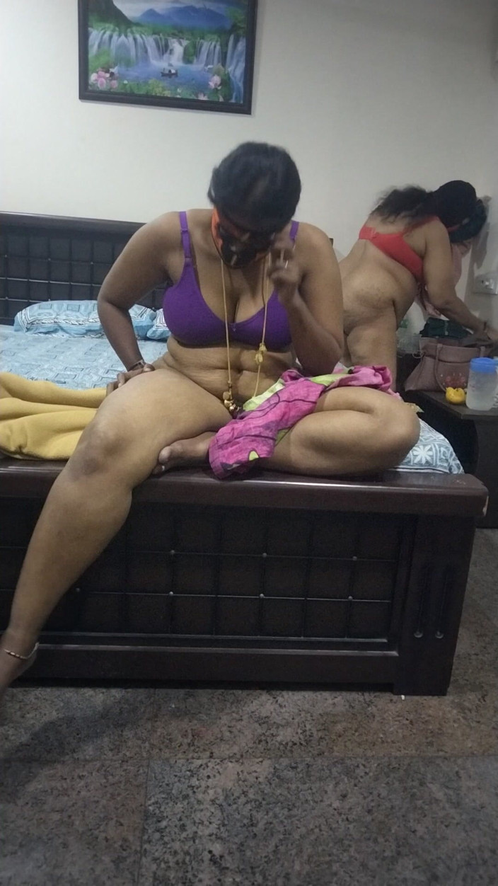 Benita sweety: 2人のおばさん、1人の男の子、熱い話と遊び