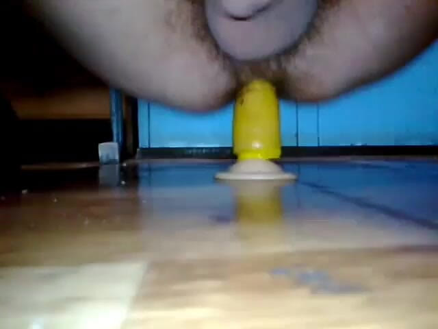 Drxxxka: Dildo kuning dalam pantat saya - solo, amatur