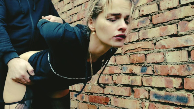 S-Wife Katy: She's the Only Girl in the Post-apocalyptic Future, Everyone Is...