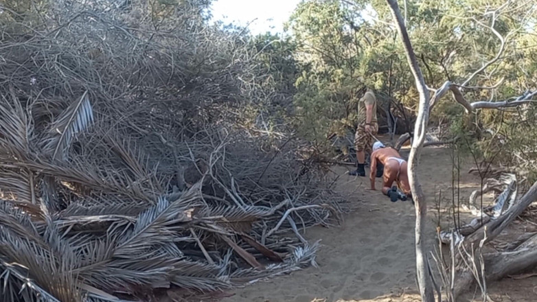 Master Dansan: 在沙丘上被抓包