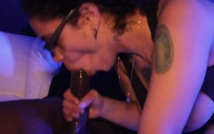 Big-ass112: Bị bbc bắt gặp