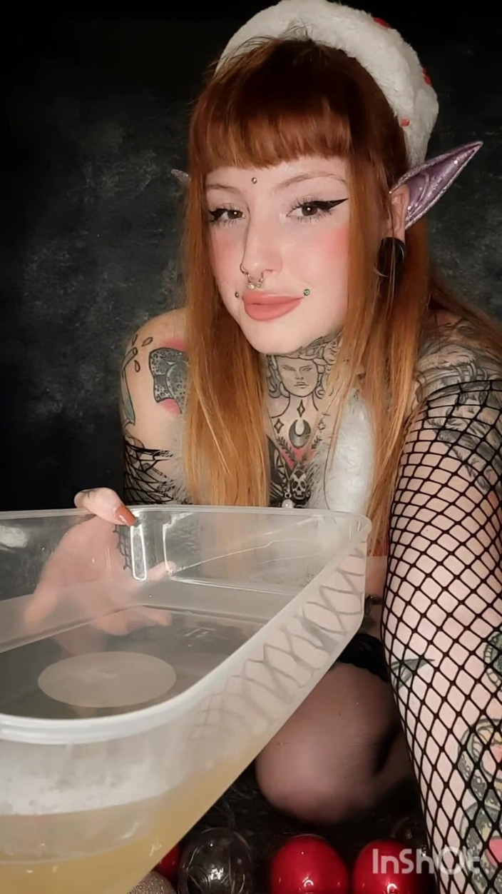 Yourfavecumslut: Місіс Клаус дає золотий дощ