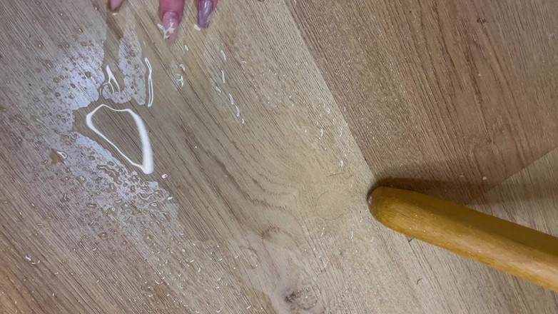 jasminebrooks: Saya memancut seluruh meja makan saya