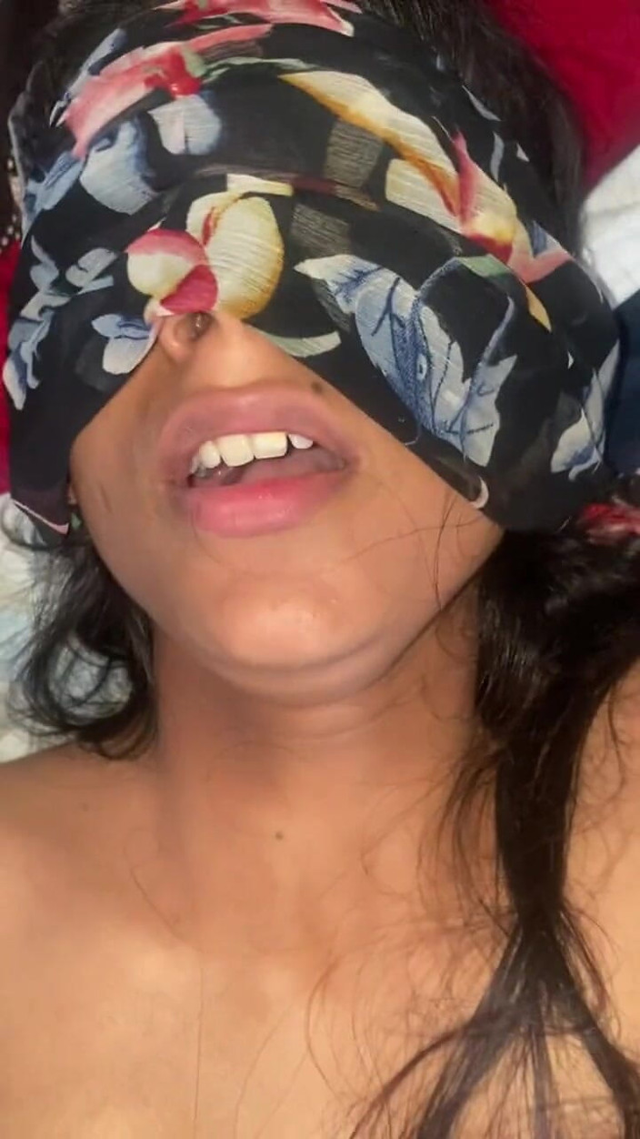 Bracing Safari 4: Desi Ladki Ne Land Chusa Indian Girl in Hotel