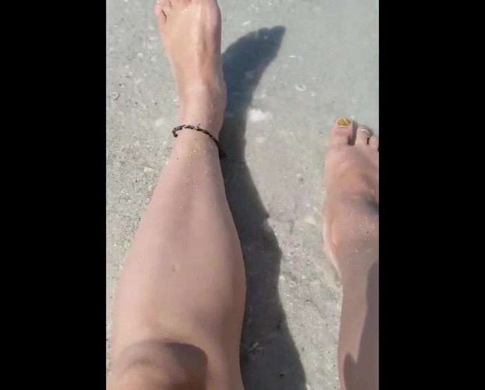 Princess Lextacy: Mendengar langkah kaki saya di pantai